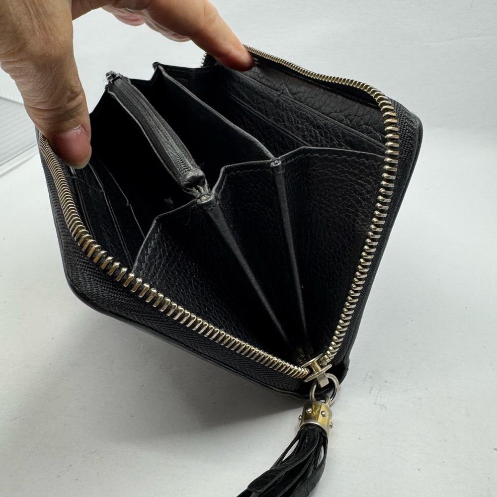 Gucci Pebbled Calfskin Soho Zip around Black Leather Wallet with Tassel 21341 - Picture 3 of 10